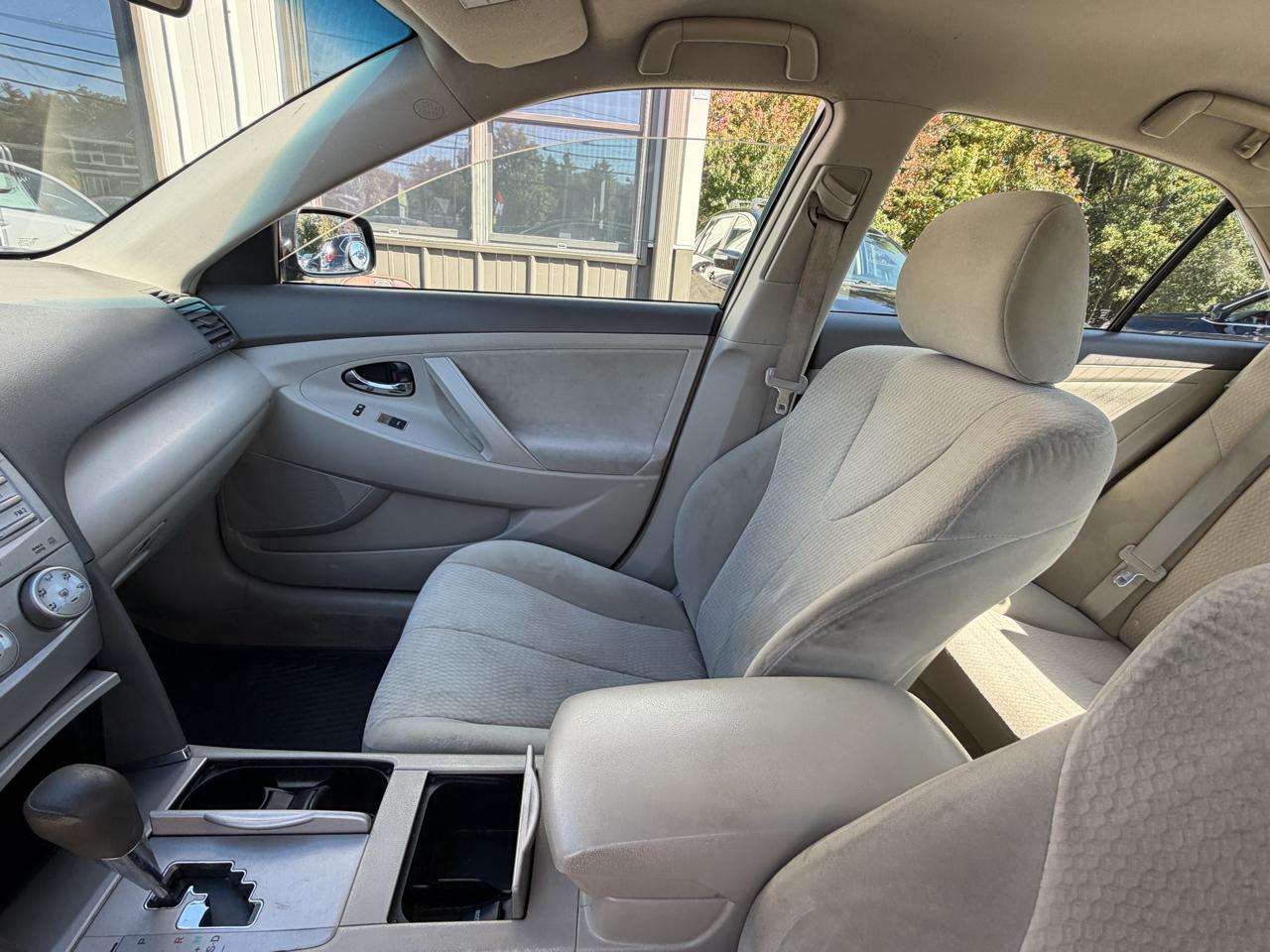 Toyota Camry LE 2010