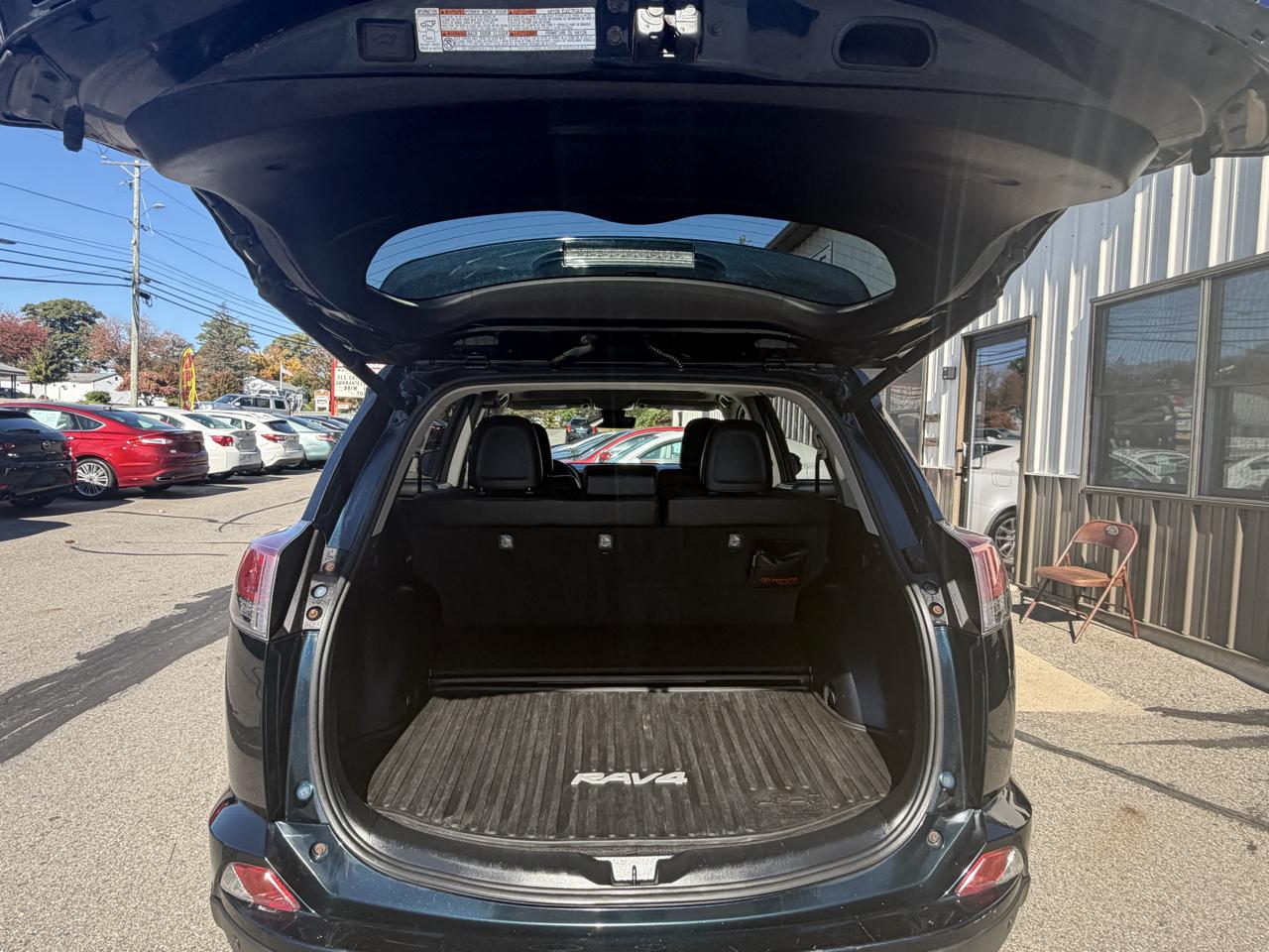 Toyota RAV4 Hybrid Limited AWD (Natl) 2018