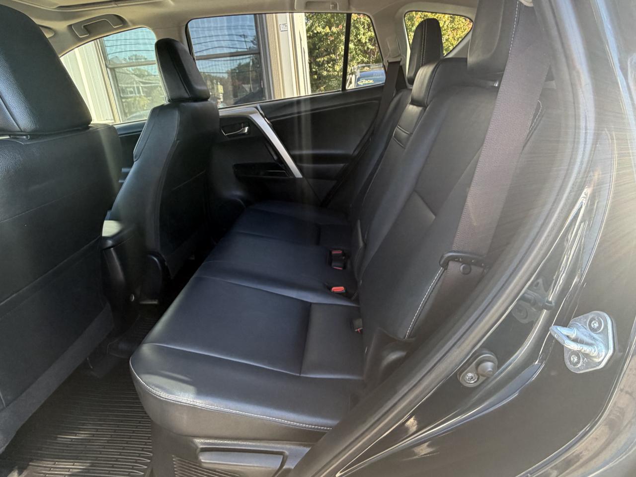 Toyota RAV4 Hybrid Limited AWD (Natl) 2018