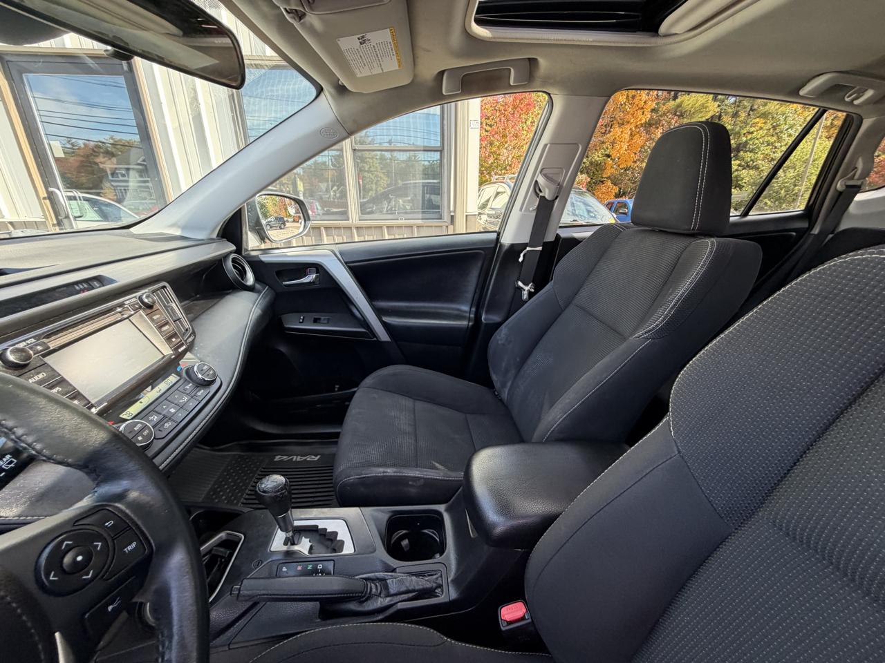 Toyota RAV4 XLE AWD (Natl) 2017
