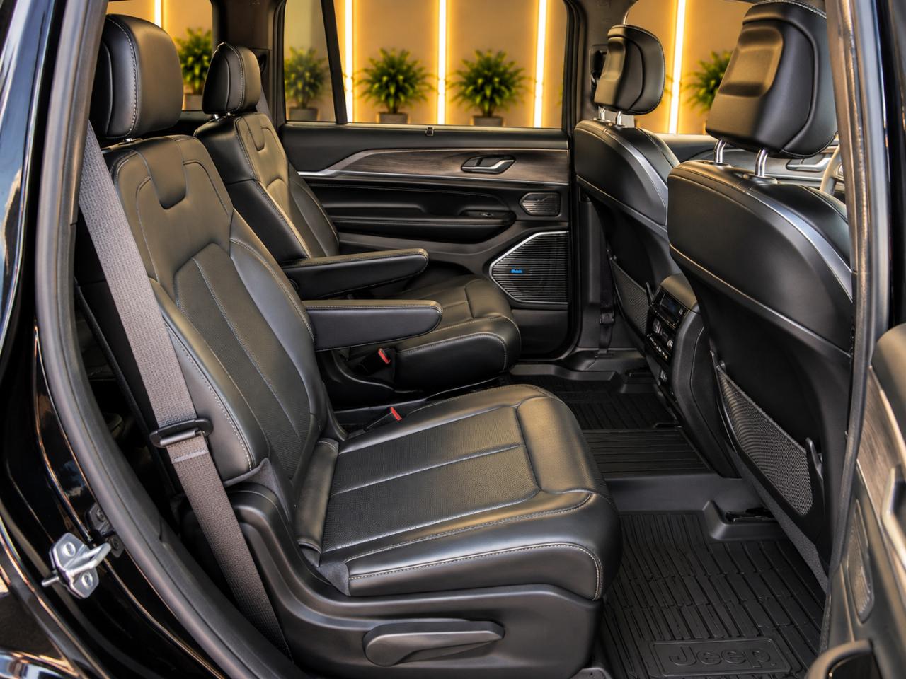 2021 Jeep Grand Cherokee L Overland - Photo 6