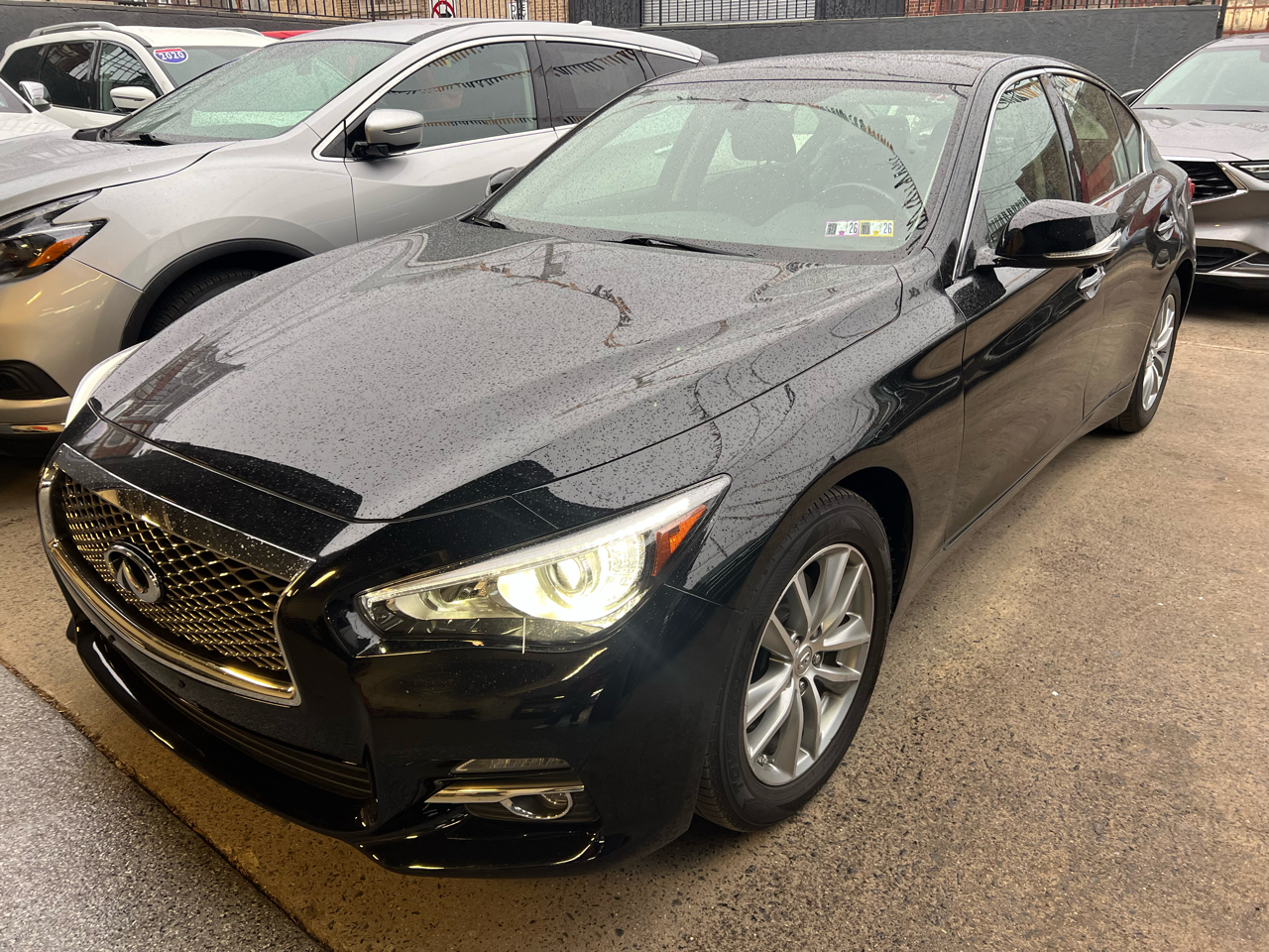 2017 Infiniti Q50 2.0t AWD photo 3