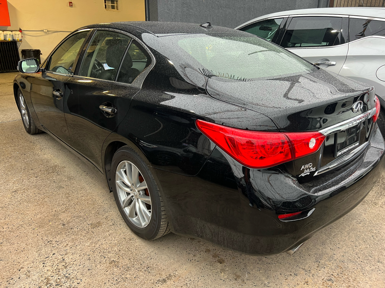 2017 Infiniti Q50 2.0t AWD photo 4
