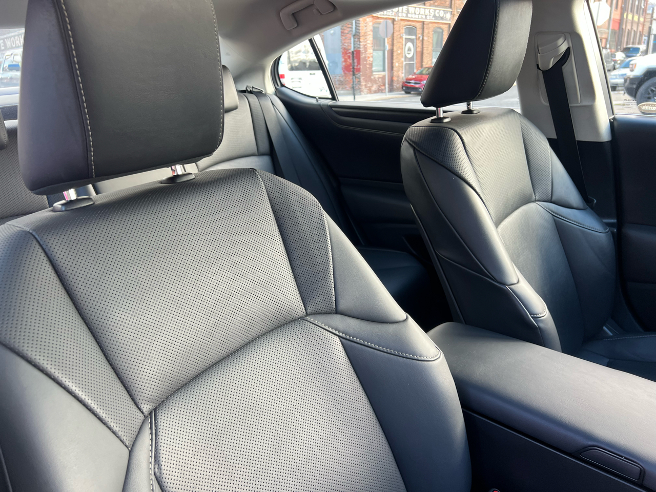 Lexus ES 350 Base 2022