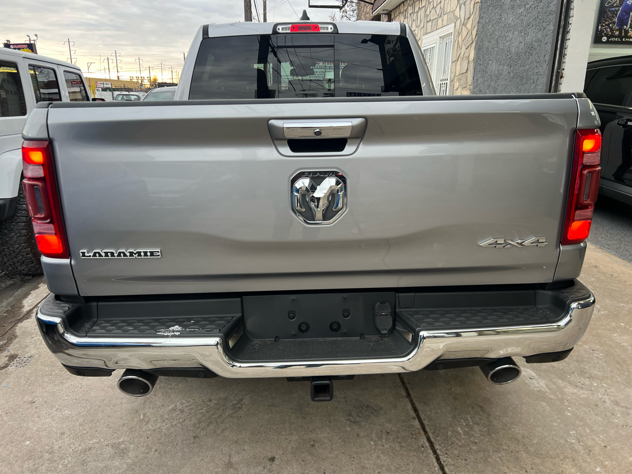 RAM 1500 Laramie Crew Cab SWB 4WD 2019
