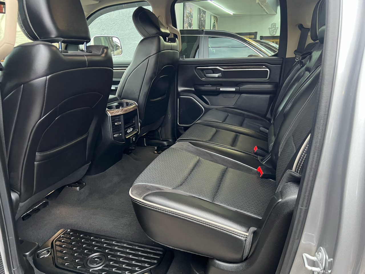 RAM 1500 Laramie Crew Cab SWB 4WD 2019