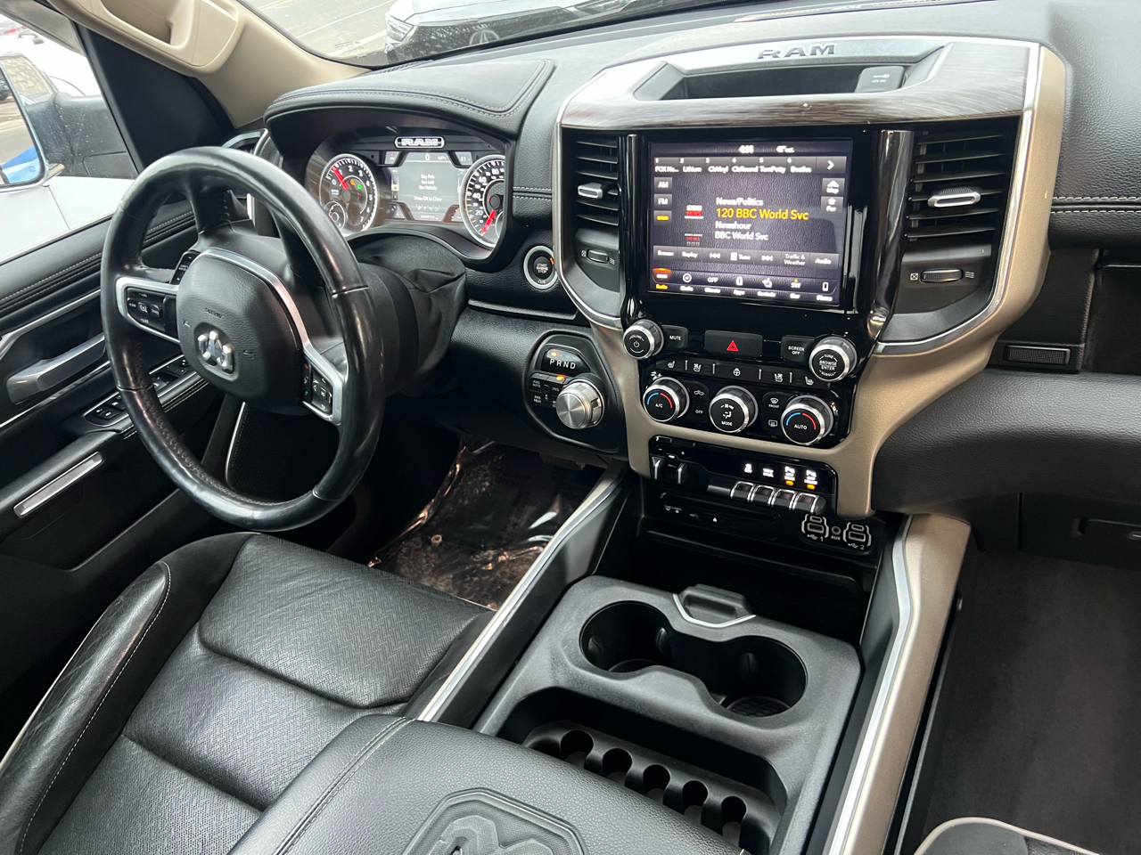 RAM 1500 Laramie Crew Cab SWB 4WD 2019