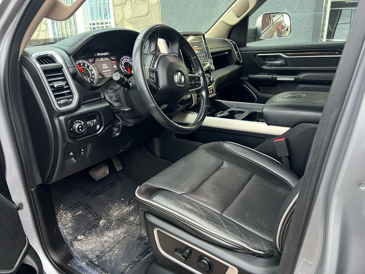 RAM 1500 Laramie Crew Cab SWB 4WD 2019
