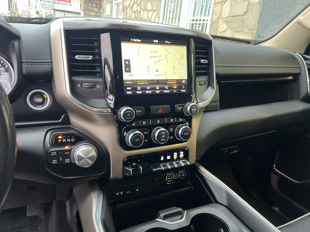 RAM 1500 Laramie Crew Cab SWB 4WD 2019