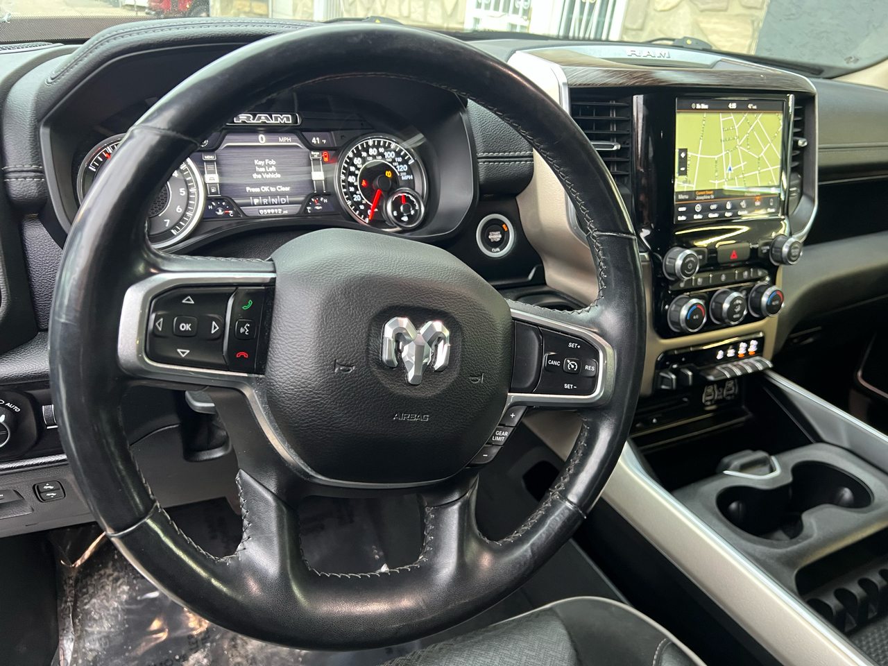 RAM 1500 Laramie Crew Cab SWB 4WD 2019