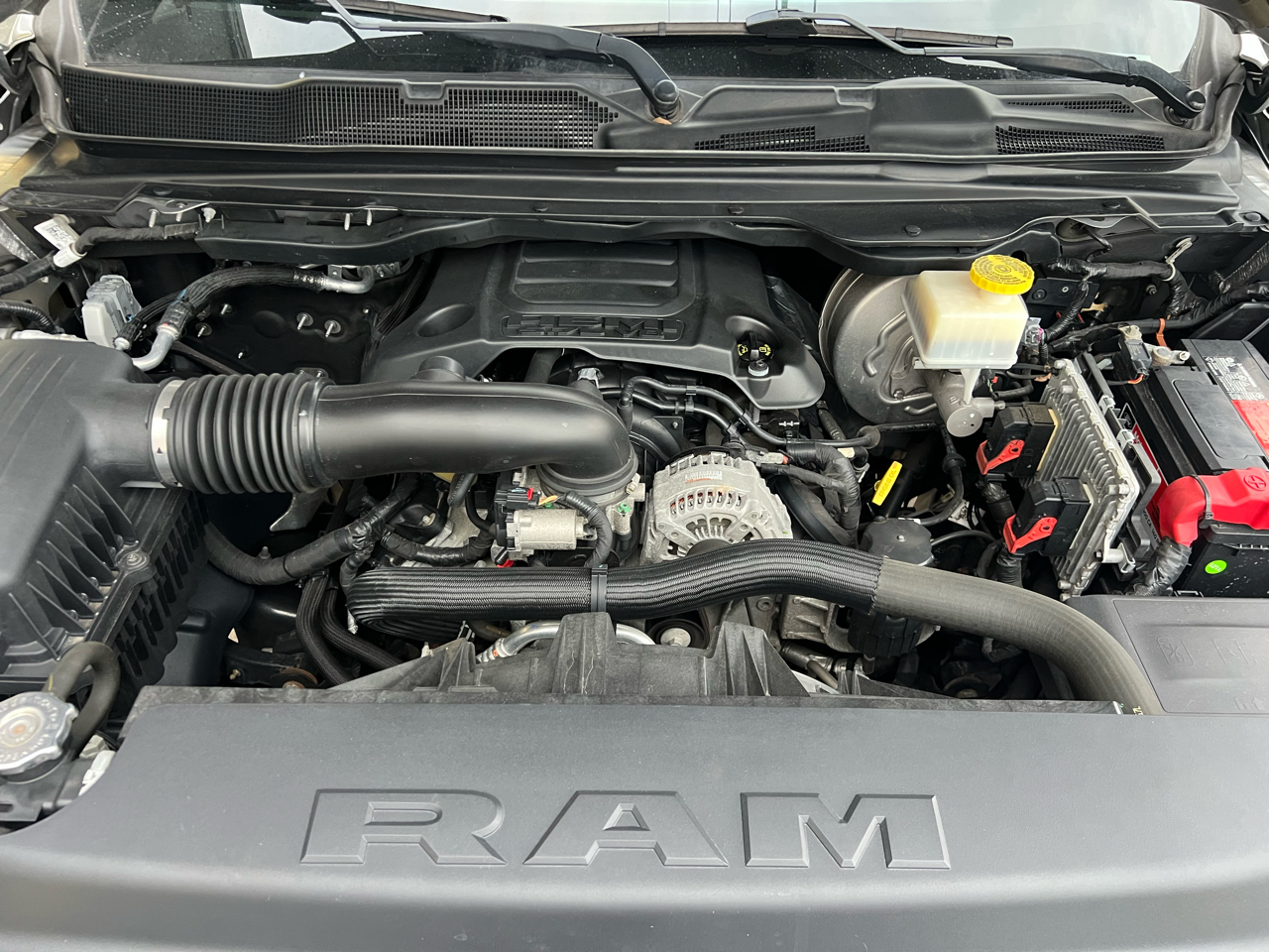 RAM 1500 Laramie Crew Cab SWB 4WD 2019