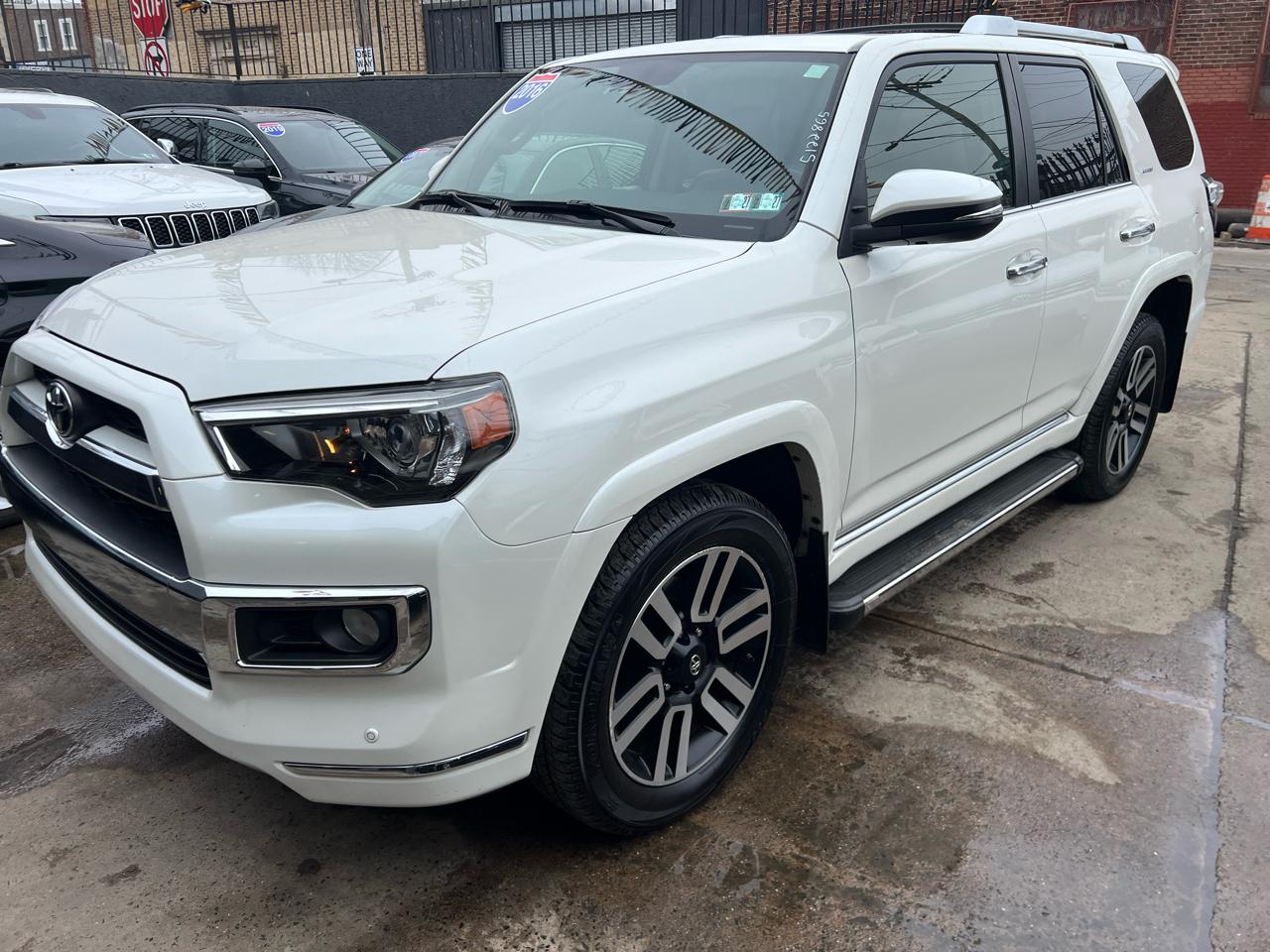 Toyota 4Runner SR5 4WD 2016