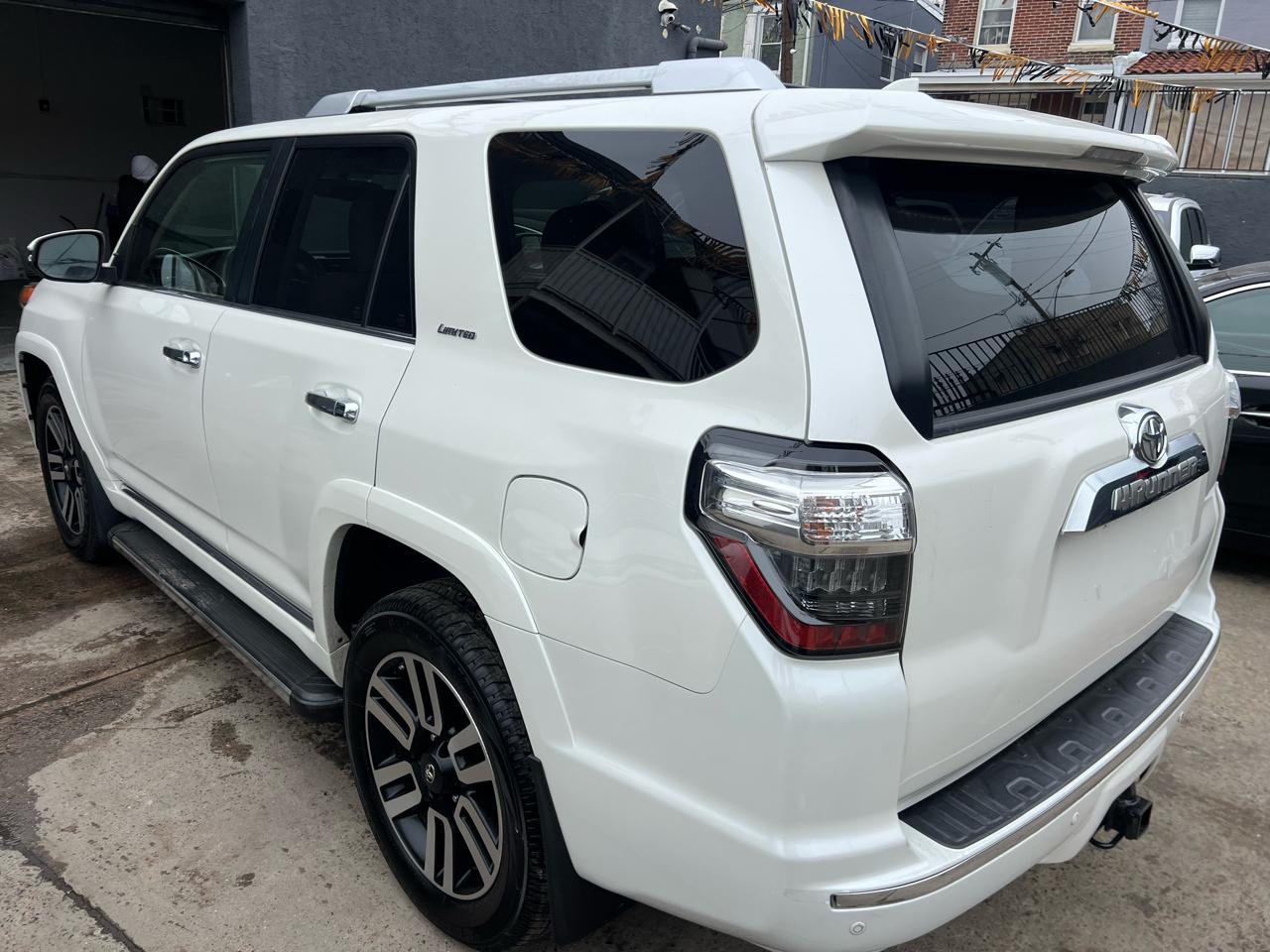 Toyota 4Runner SR5 4WD 2016