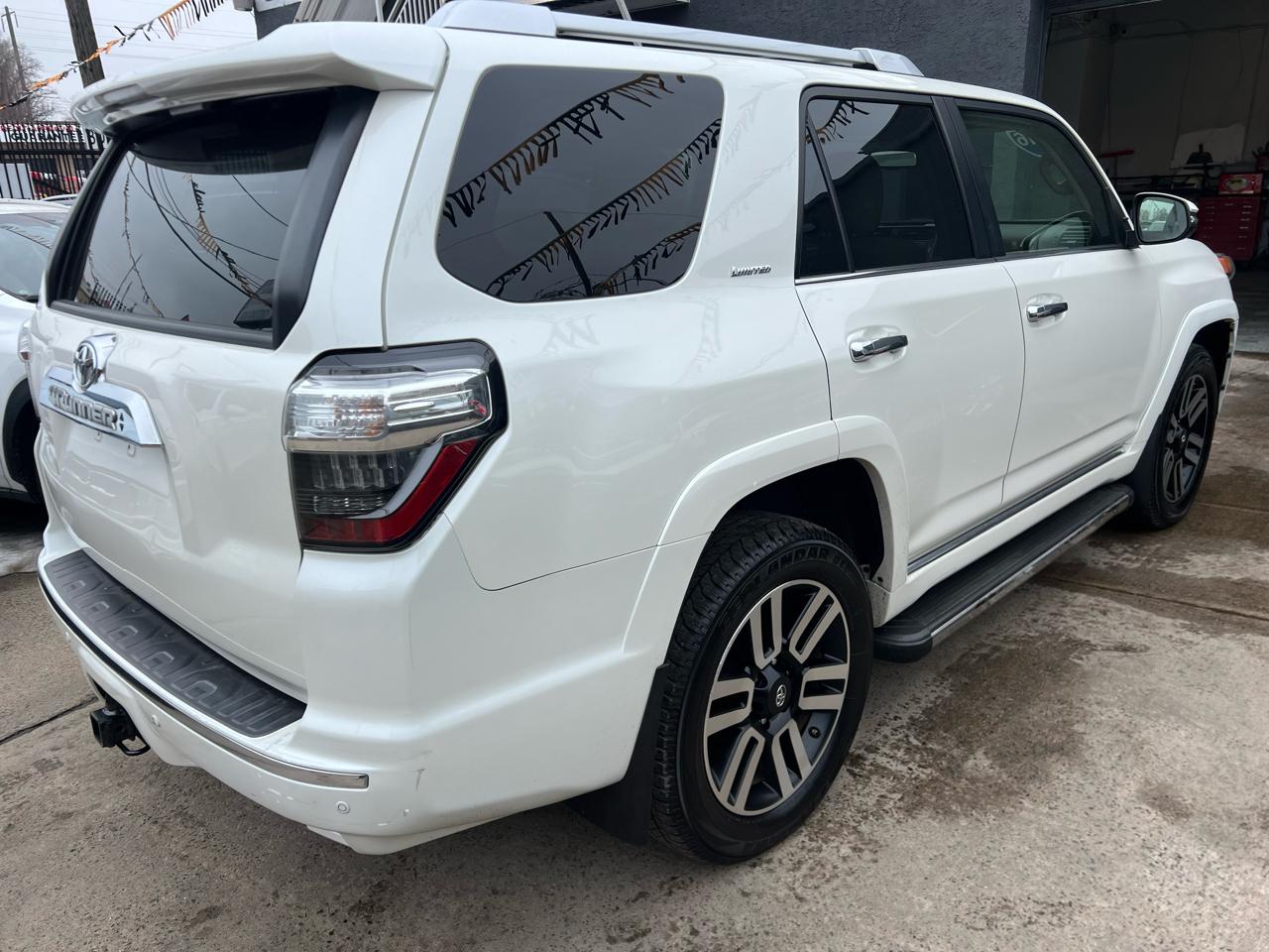 Toyota 4Runner SR5 4WD 2016