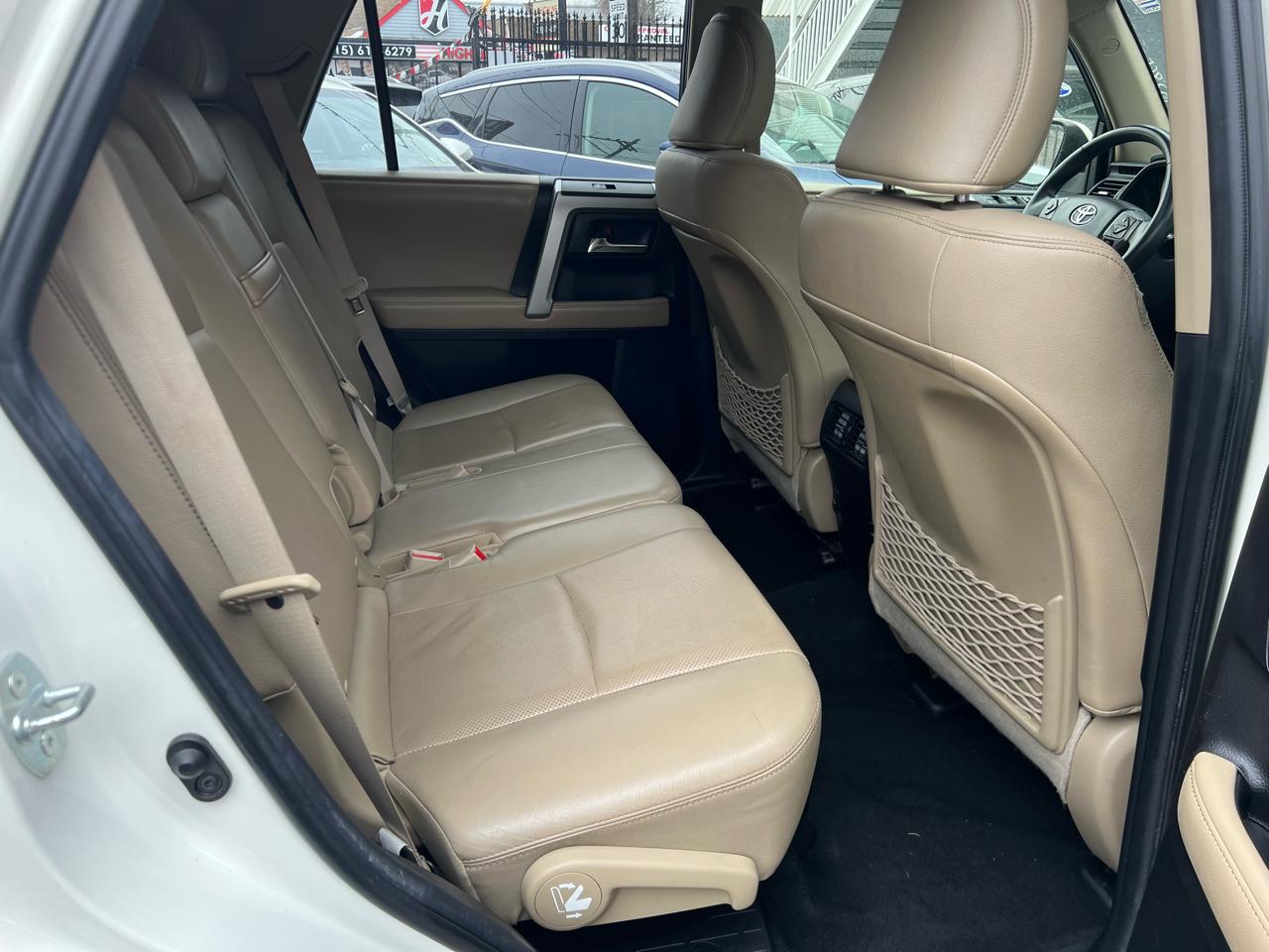 Toyota 4Runner SR5 4WD 2016