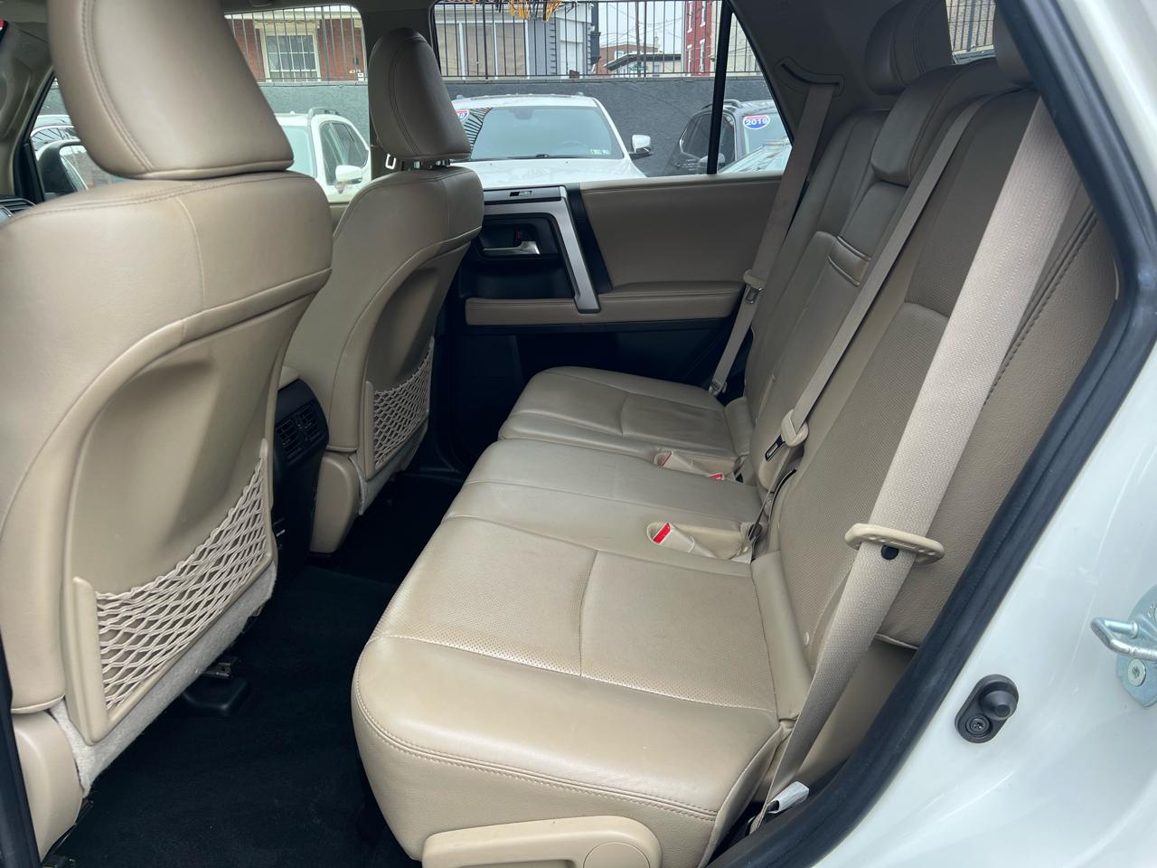 Toyota 4Runner SR5 4WD 2016