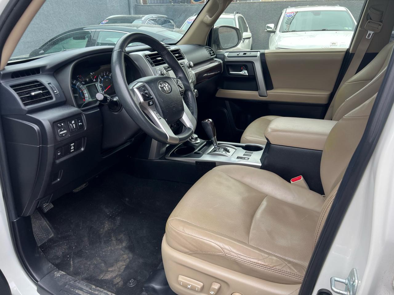 Toyota 4Runner SR5 4WD 2016