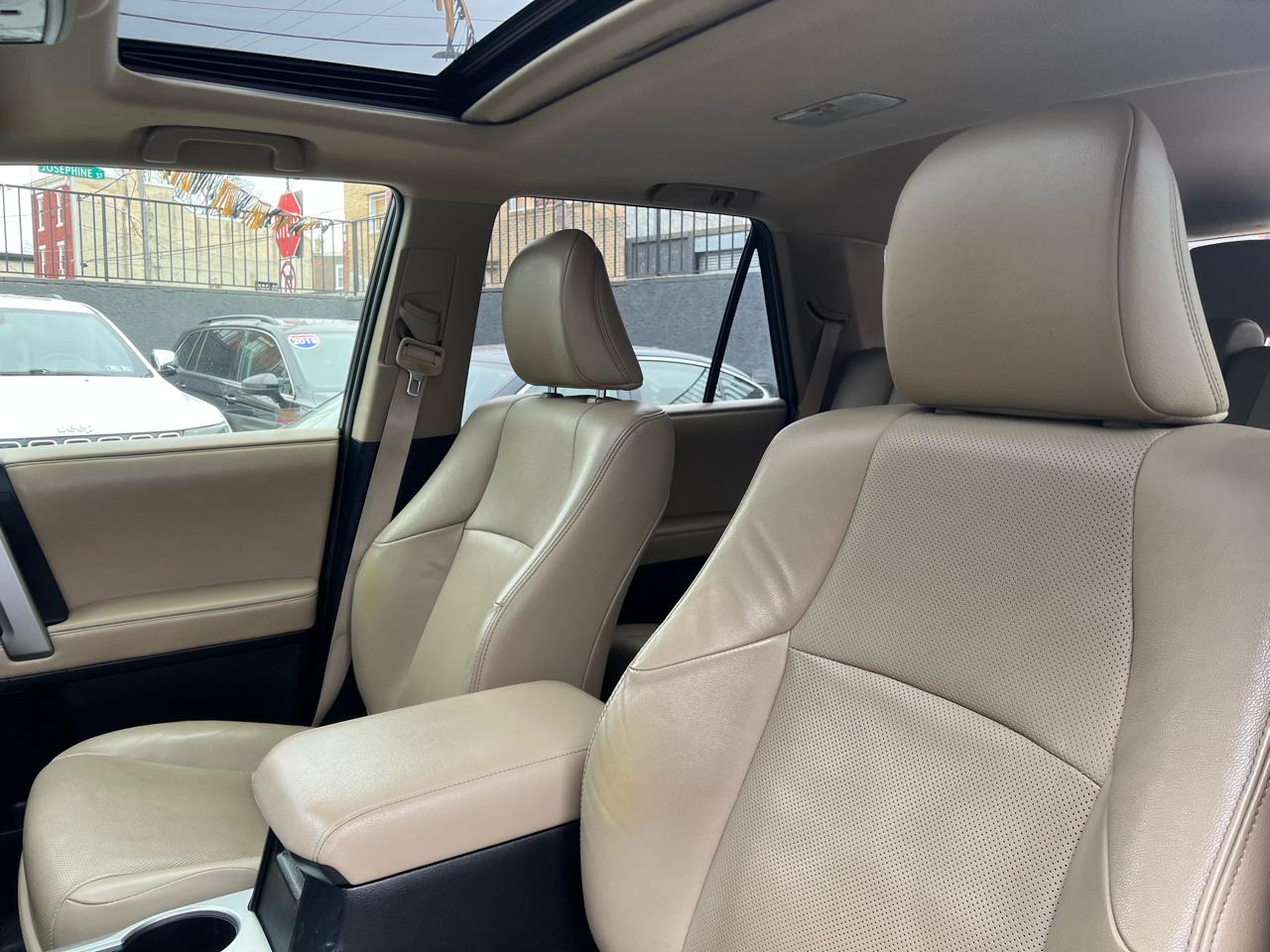 Toyota 4Runner SR5 4WD 2016