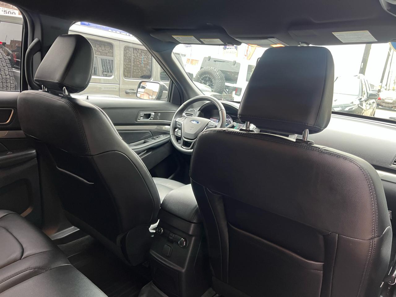 Ford Explorer XLT 4WD 2018