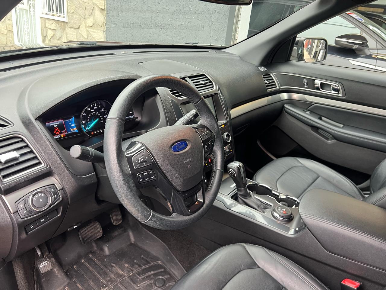 Ford Explorer XLT 4WD 2018