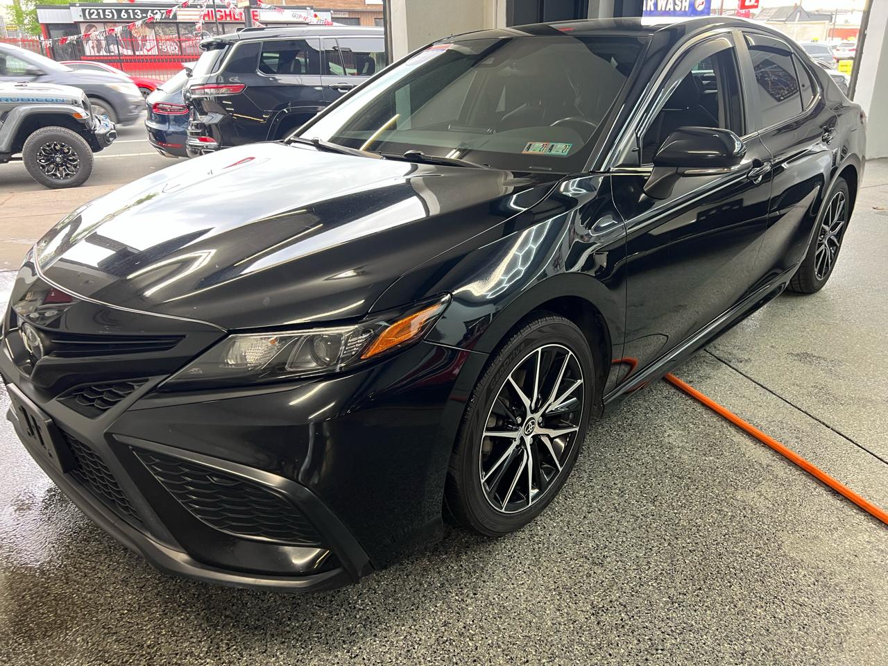 Toyota Camry SE 2022