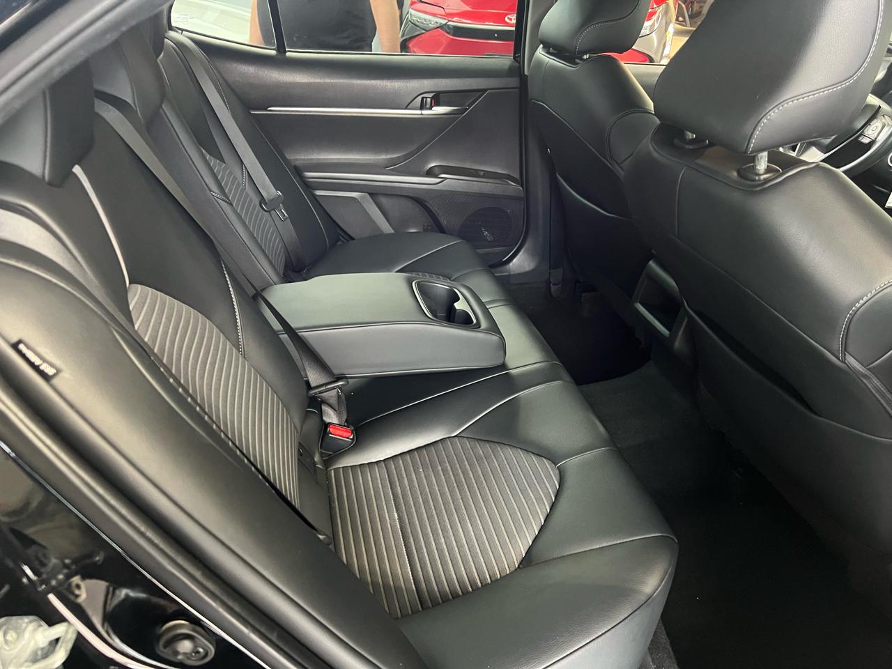 Toyota Camry SE 2022