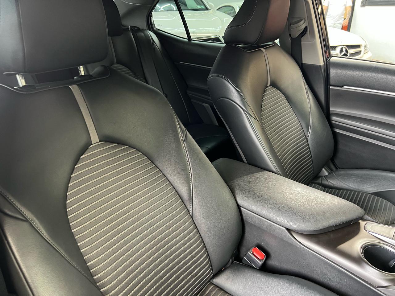 Toyota Camry SE 2022