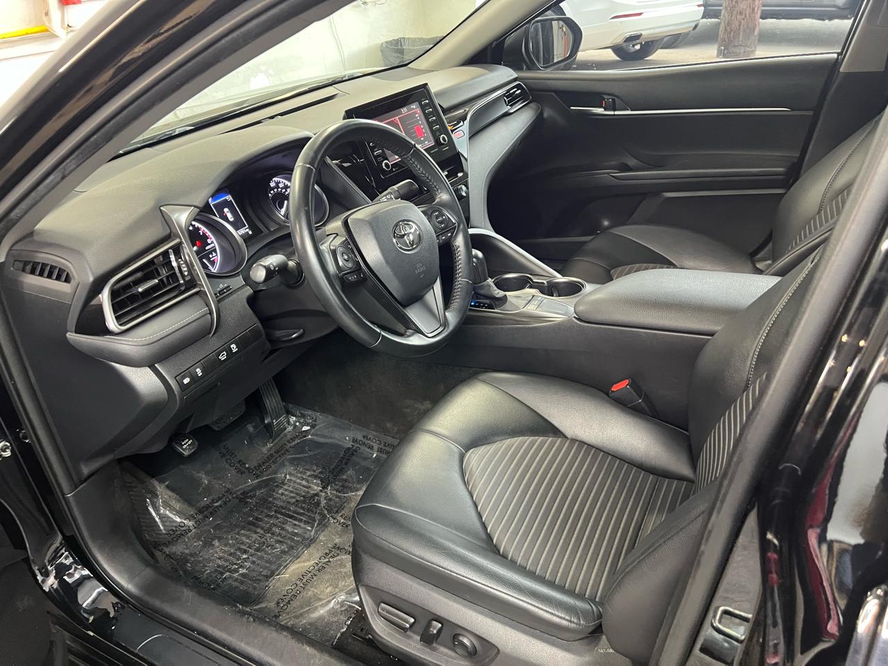 Toyota Camry SE 2022