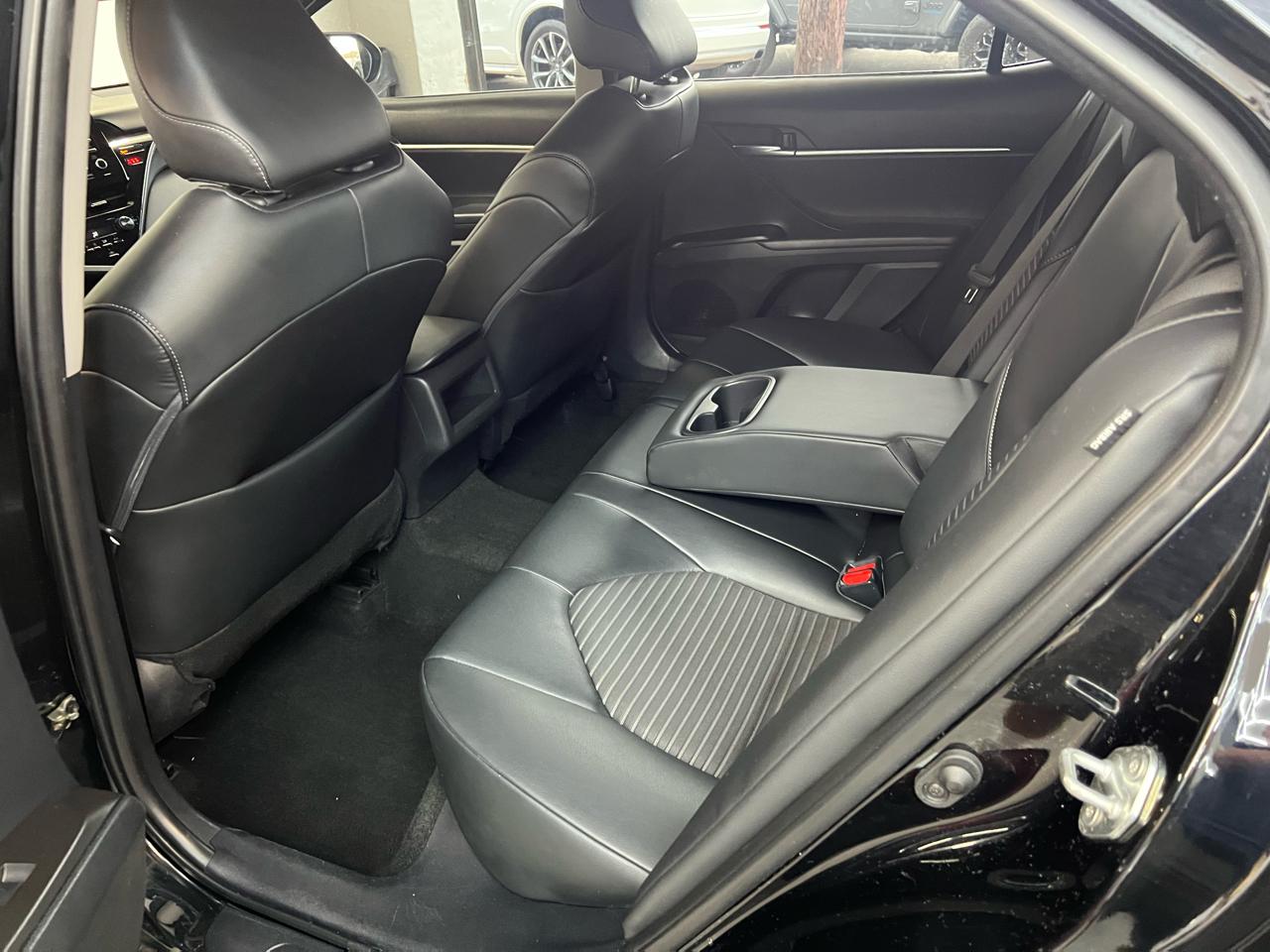 Toyota Camry SE 2022