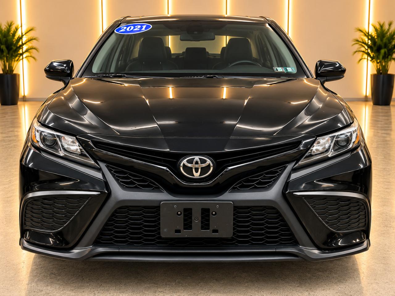 2021 Toyota Camry SE - Photo 2