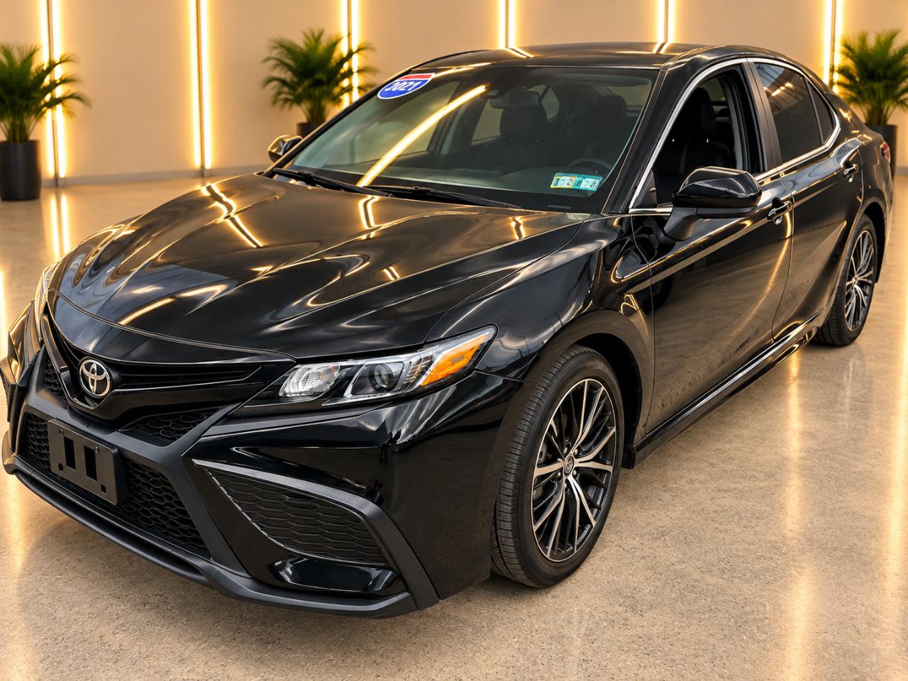 2021 Toyota Camry SE - Photo 3