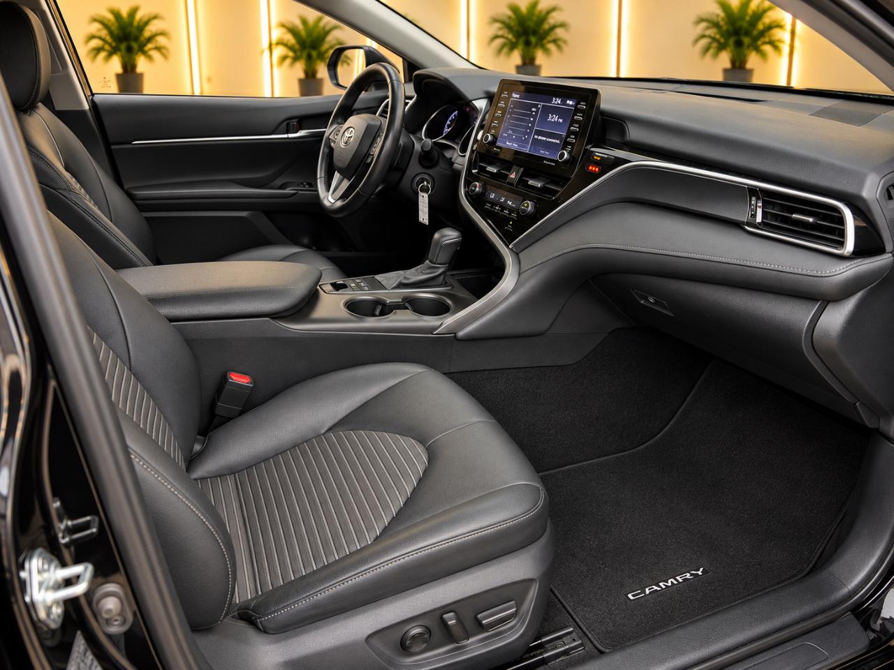 2021 Toyota Camry SE - Photo 12
