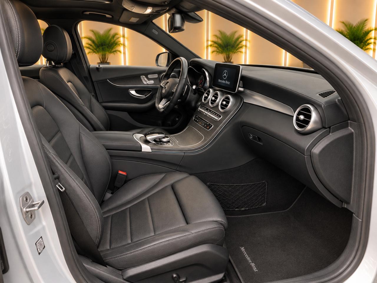 Mercedes-Benz C-Class C300 4MATIC Sedan 2020