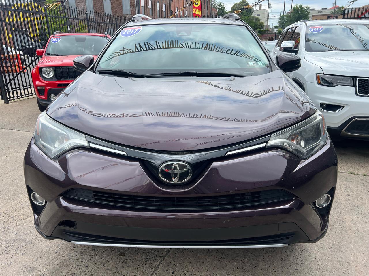 Toyota RAV4 XLE FWD 2017