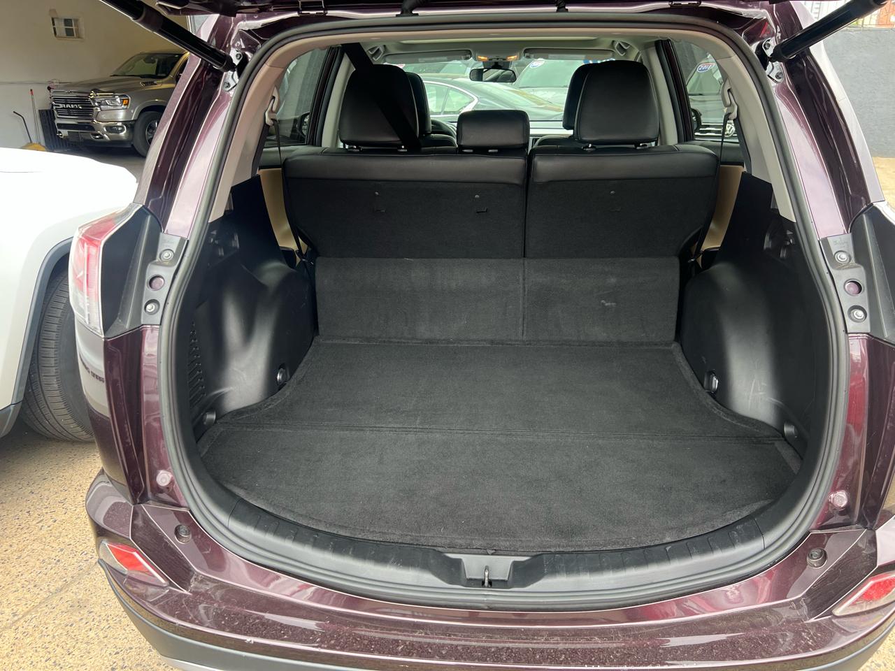 Toyota RAV4 XLE FWD 2017