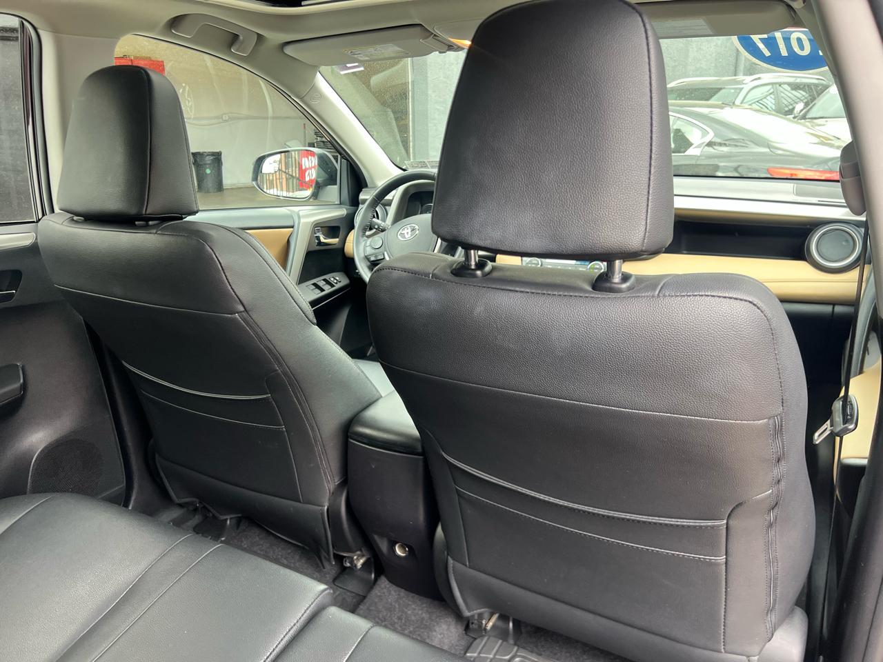Toyota RAV4 XLE FWD 2017