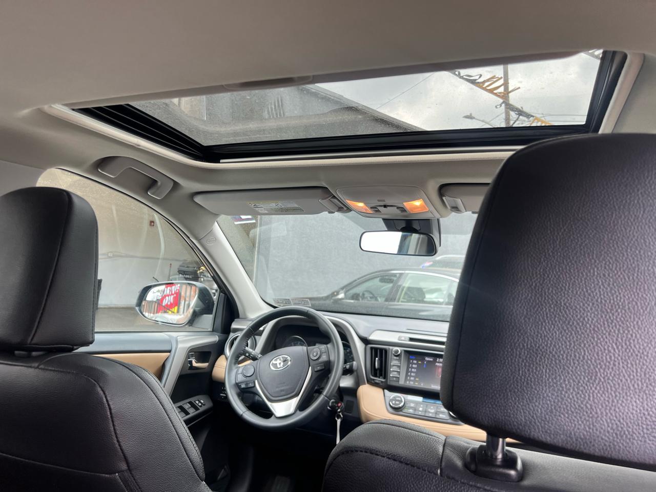 Toyota RAV4 XLE FWD 2017