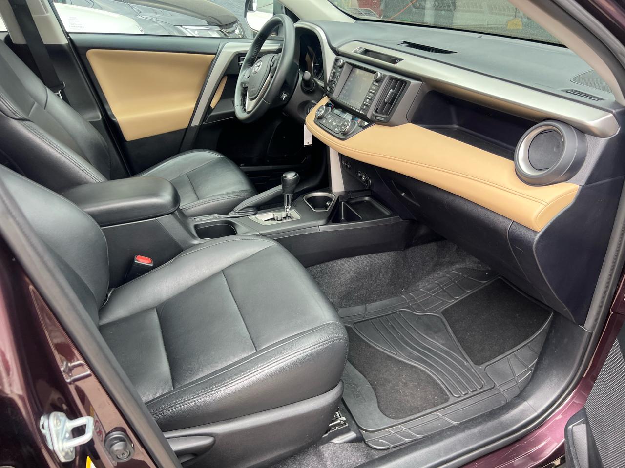 Toyota RAV4 XLE FWD 2017