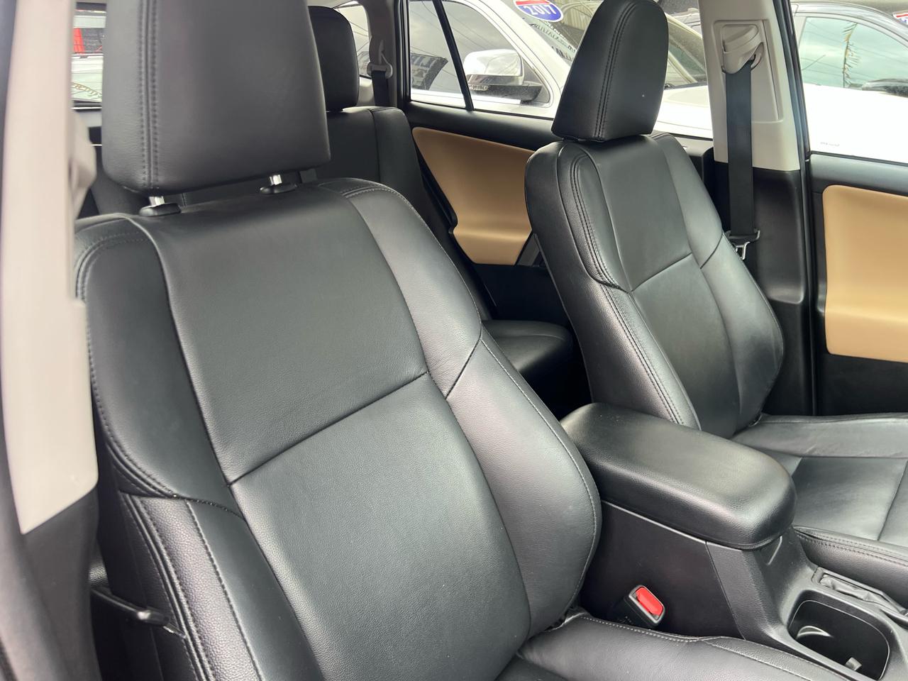 Toyota RAV4 XLE FWD 2017