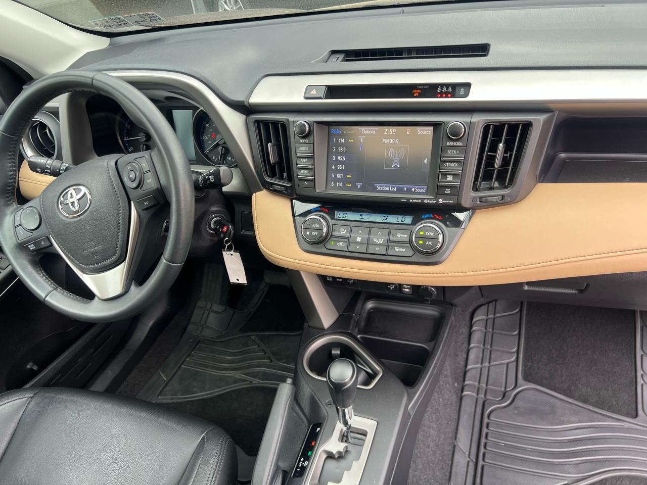 Toyota RAV4 XLE FWD 2017