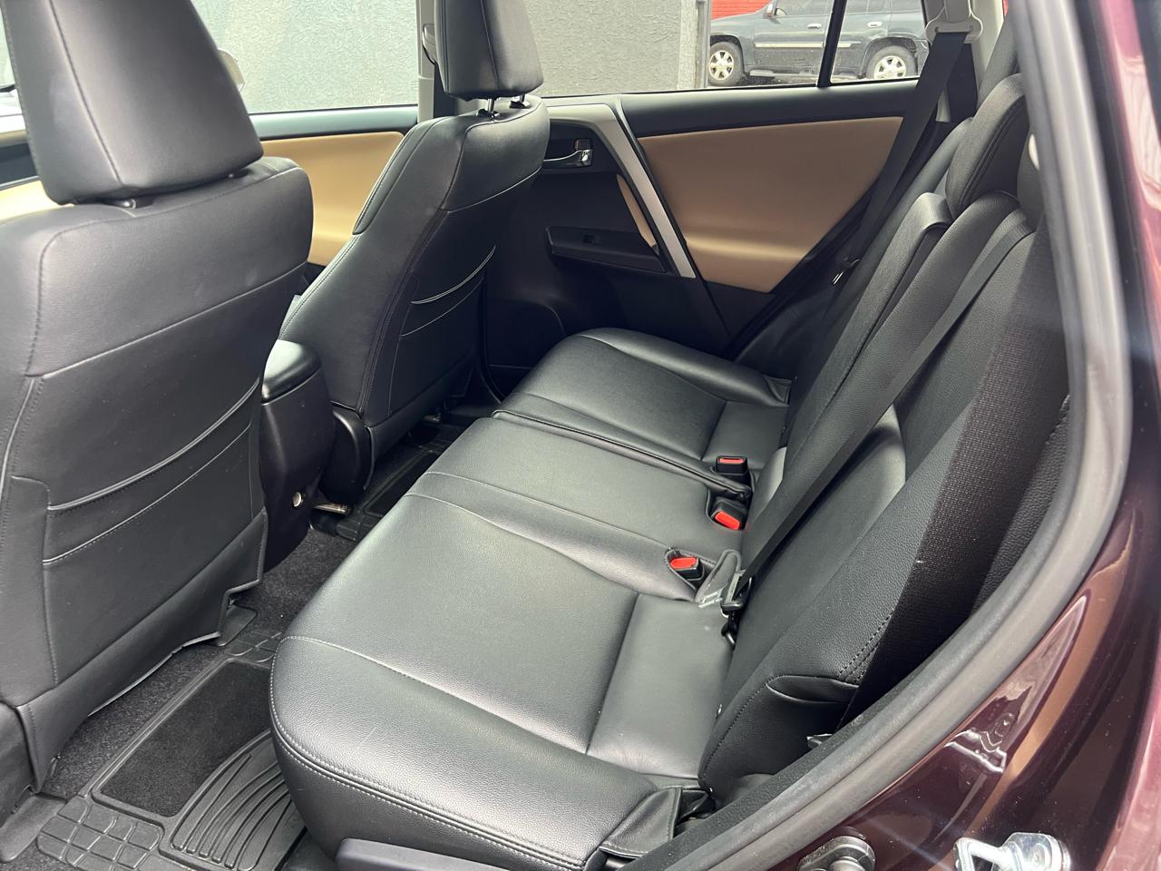 Toyota RAV4 XLE FWD 2017