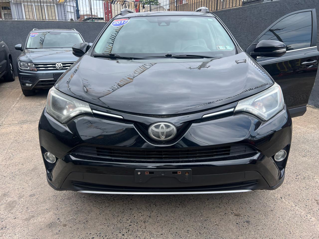 Toyota RAV4 XLE AWD 2017