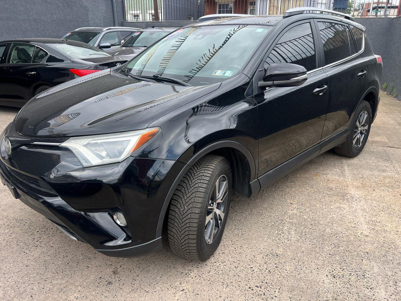 Toyota RAV4 XLE AWD 2017