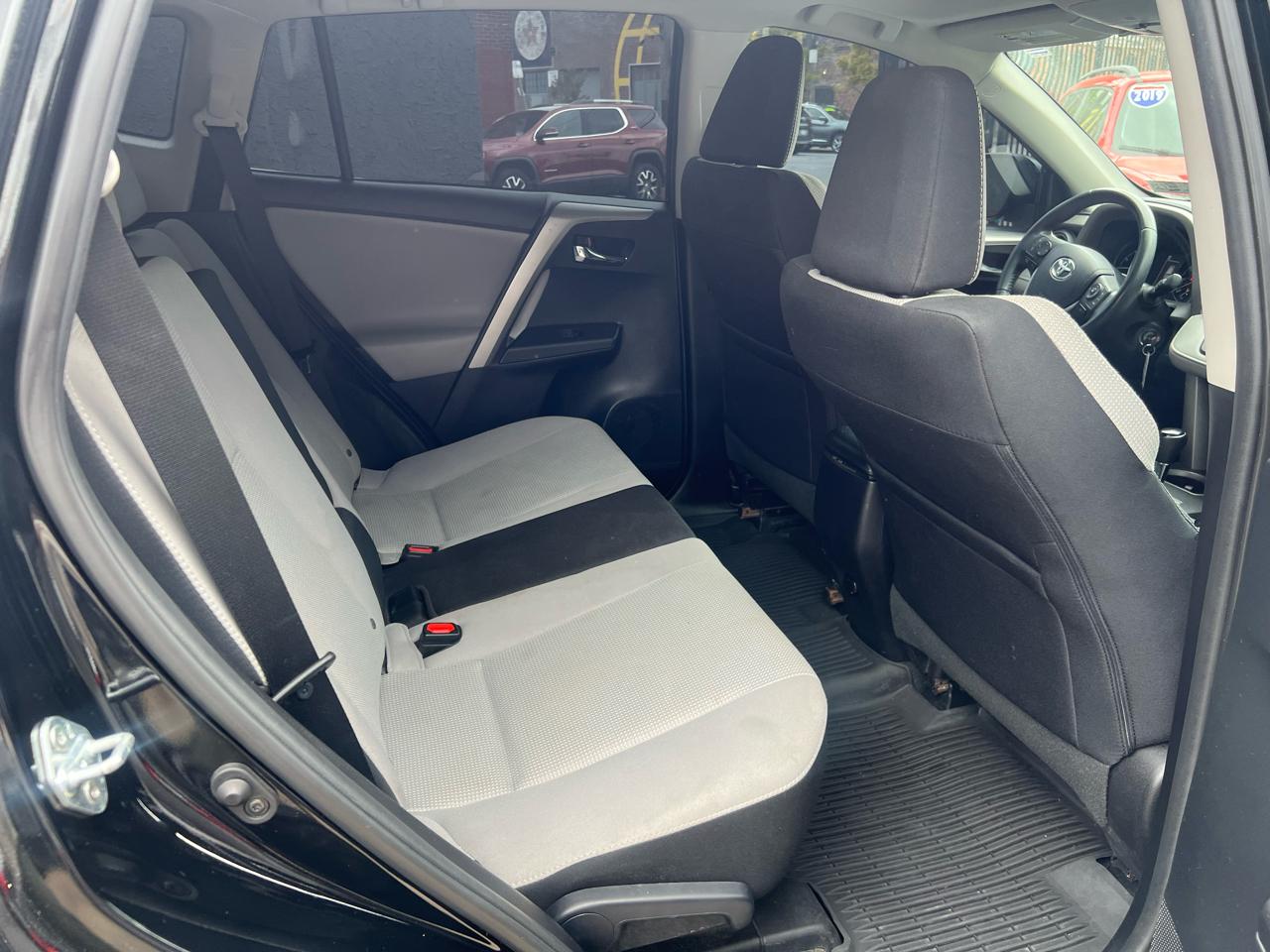 Toyota RAV4 XLE AWD 2017