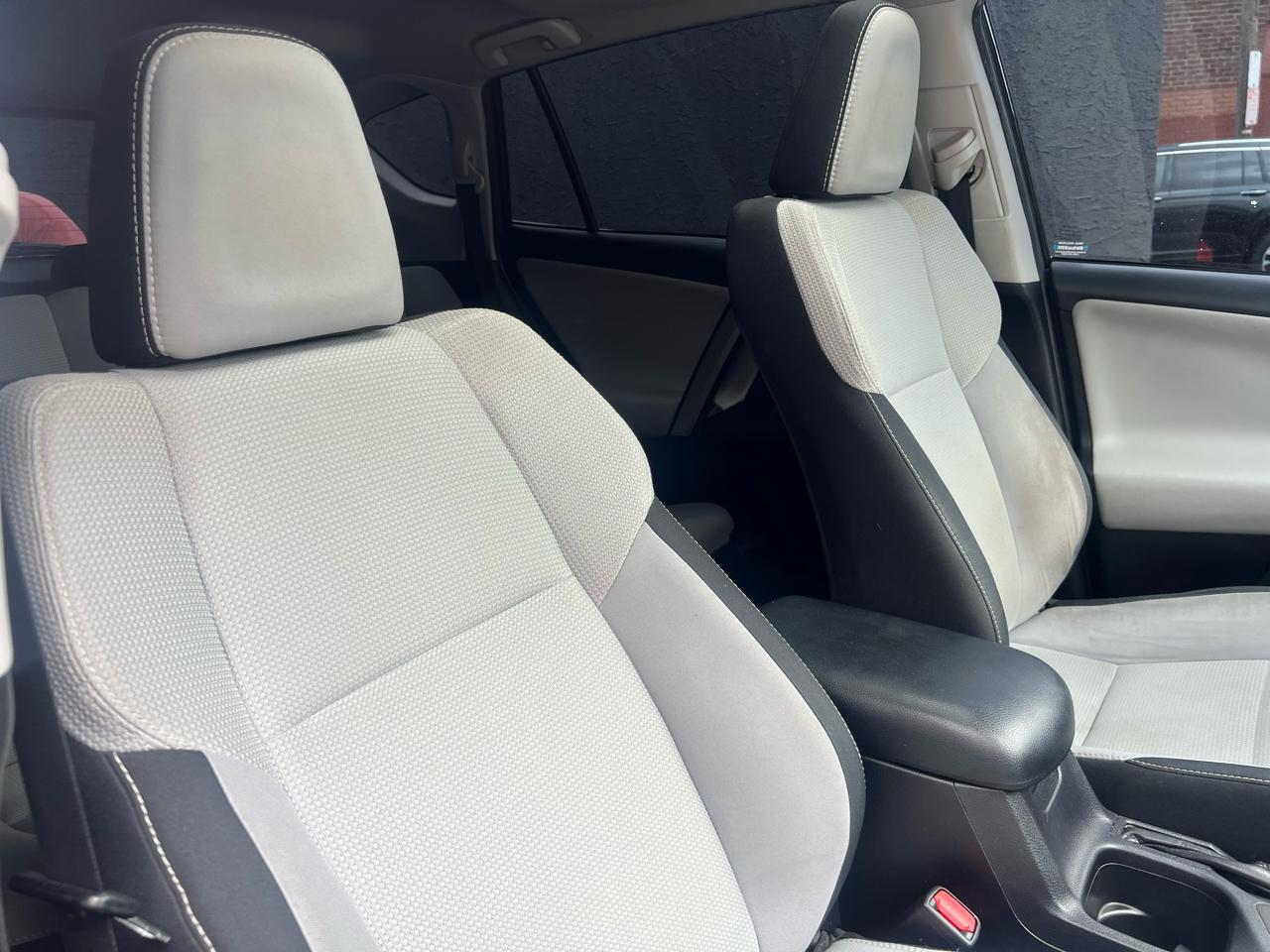 Toyota RAV4 XLE AWD 2017
