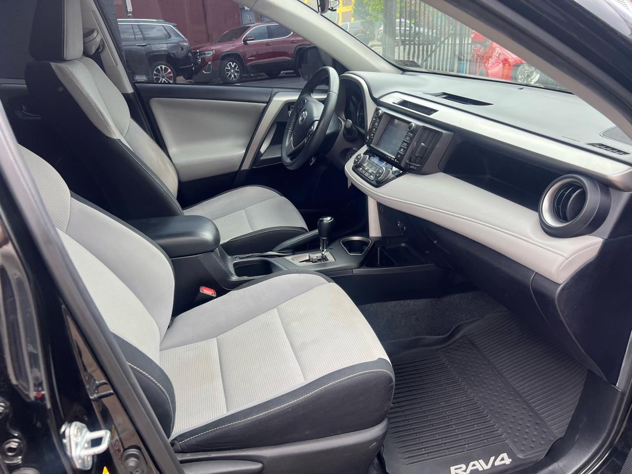 Toyota RAV4 XLE AWD 2017