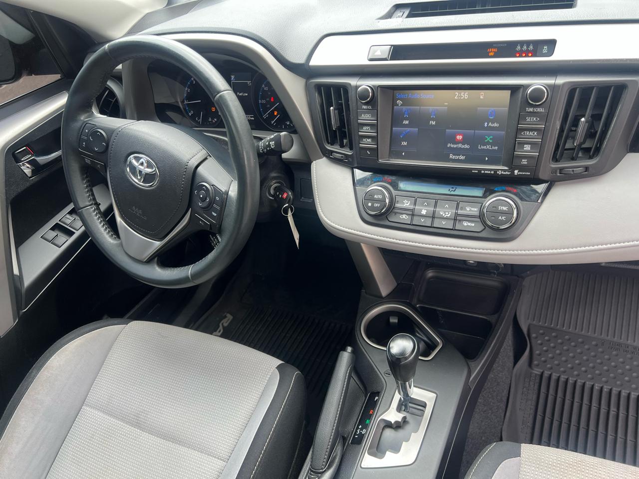 Toyota RAV4 XLE AWD 2017