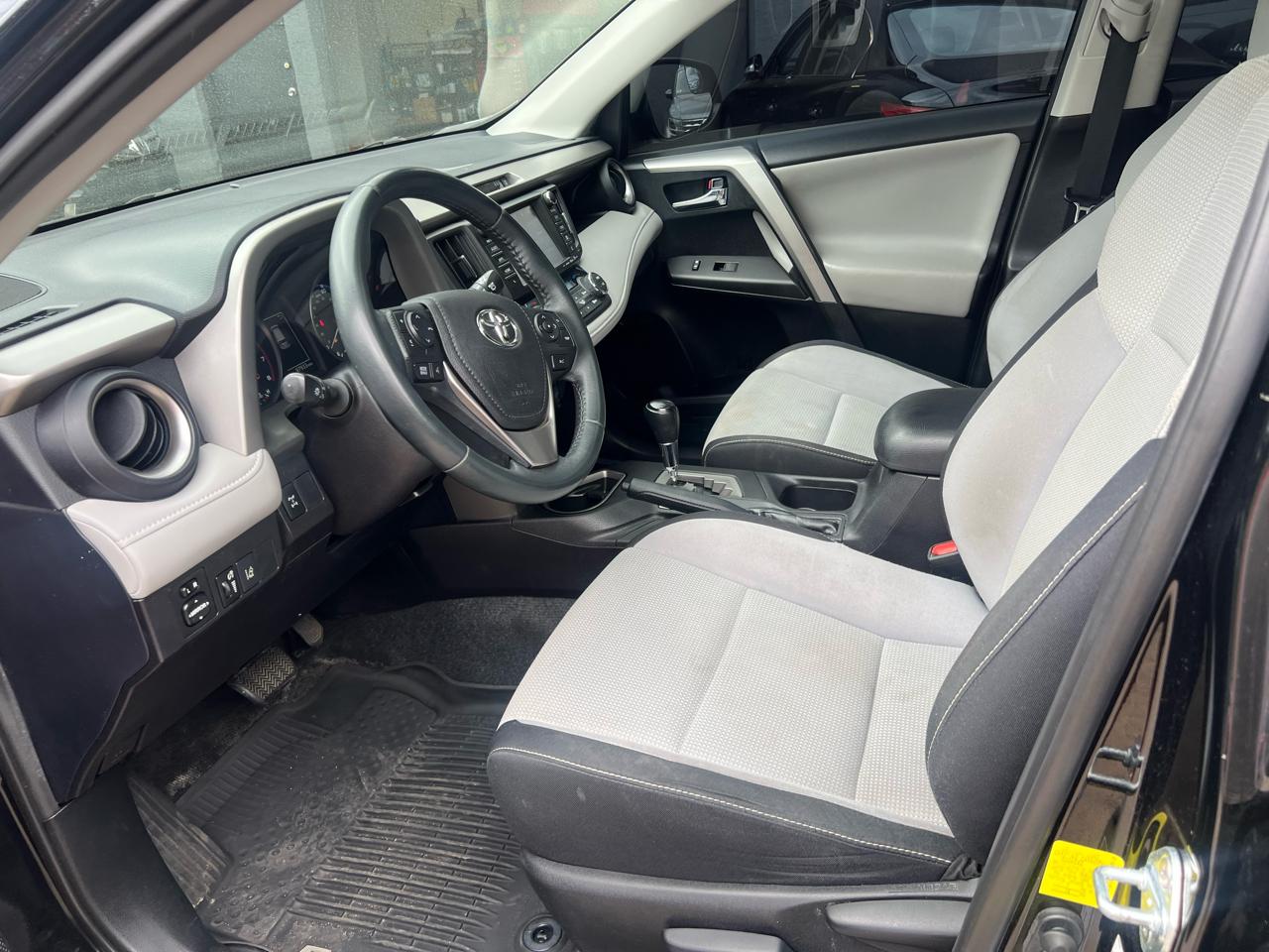 Toyota RAV4 XLE AWD 2017
