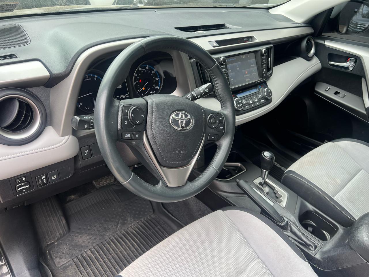 Toyota RAV4 XLE AWD 2017