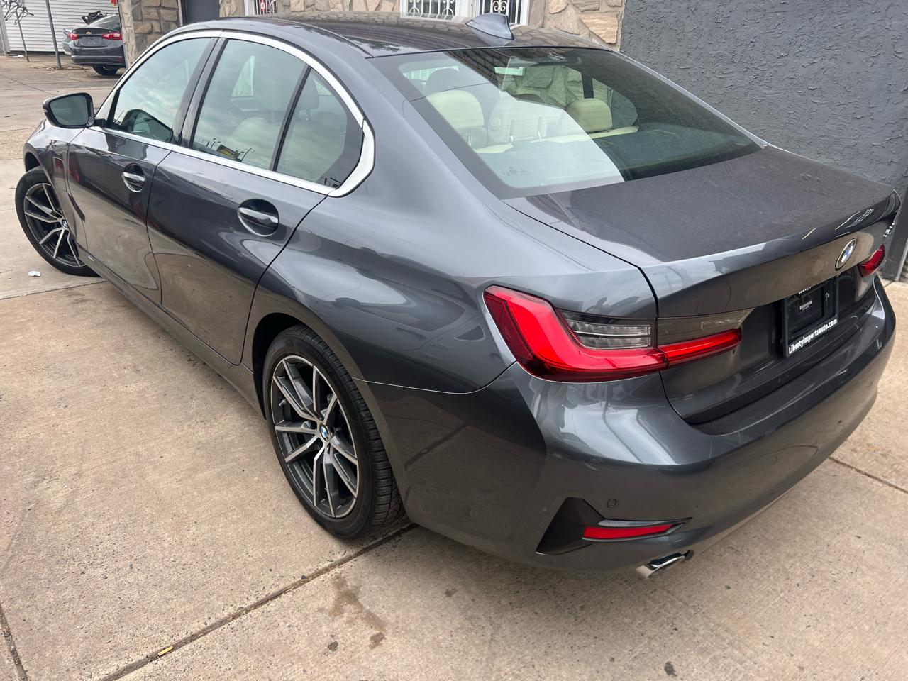 BMW 3-Series 330e xDrive 2021